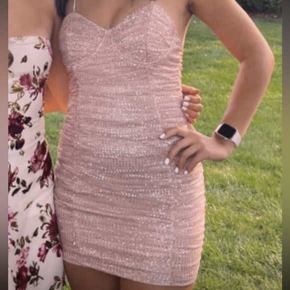 LIGHT PINK GLITTER HOMECOMING - Picture 3 of 3